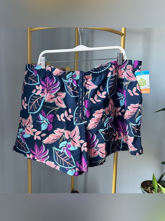 Columbia Pants - Columbia Vibrant floral Women's Women's Sandy River Shorts II 5” inseam size XXL